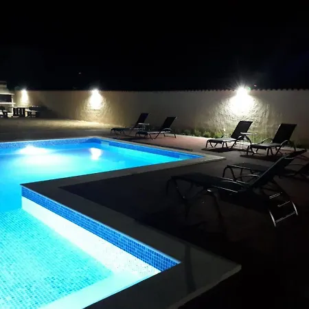 Сasa de vacaciones Appealing Holiday In Drage With Pool *